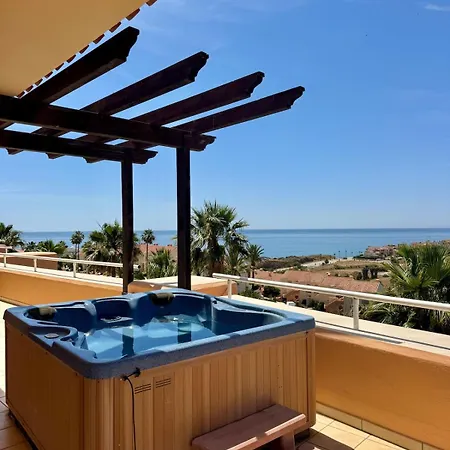 With Large Terrace, Bath & Magical Views Appartement *