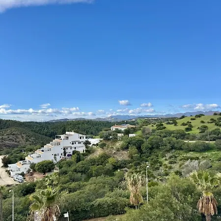 With Large Terrace, Bath & Magical Views Appartement *