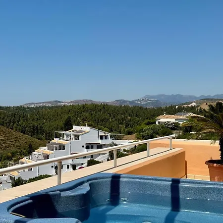With Large Terrace, Bath & Magical Views Appartement *