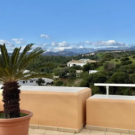 With Large Terrace, Bath & Magical Views Appartement Fuengirola