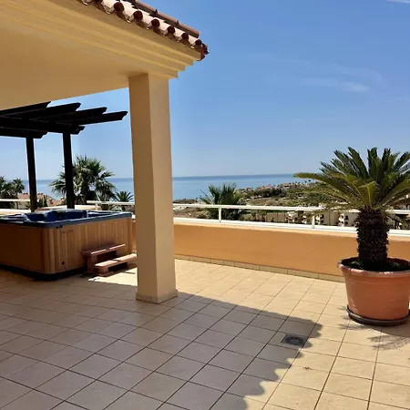 Appartement With Large Terrace, Bath & Magical Views *
